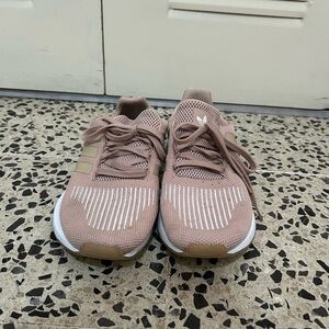 Adidas Swift Run Ash Pearl